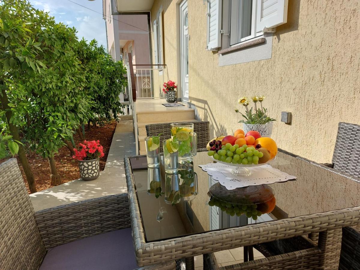 Apartment Hrzic Малинска Экстерьер фото
