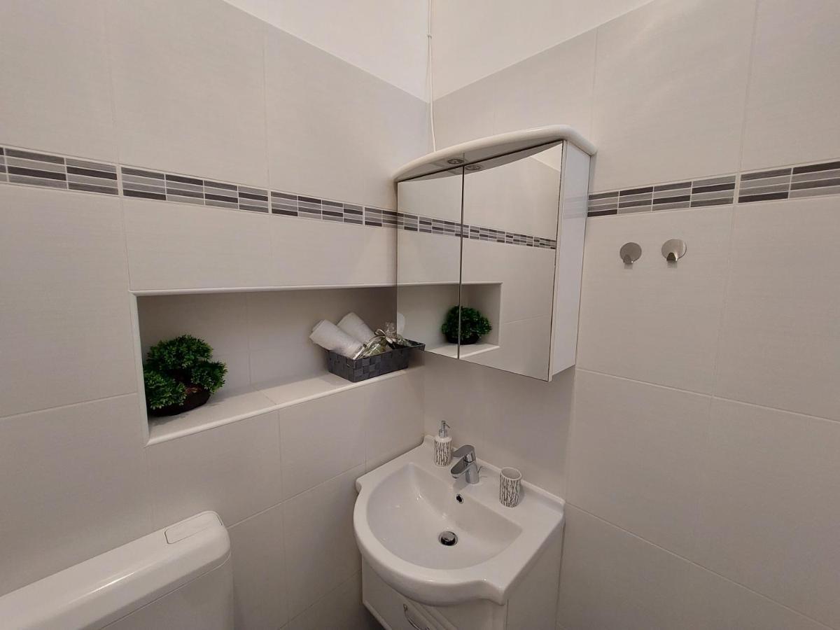 Apartment Hrzic Малинска Экстерьер фото