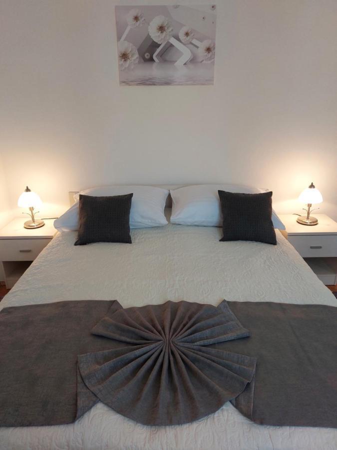 Apartment Hrzic Малинска Экстерьер фото